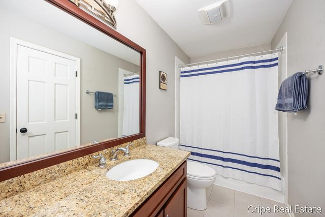 1620 Foothills Trail NE, Ada, MI 49301