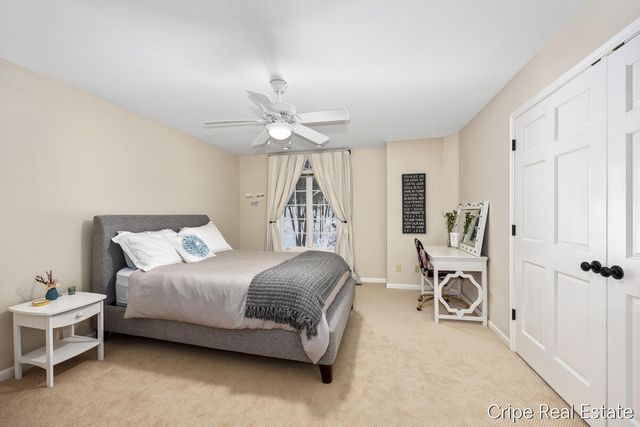 1620 Foothills Trail NE, Ada, MI 49301