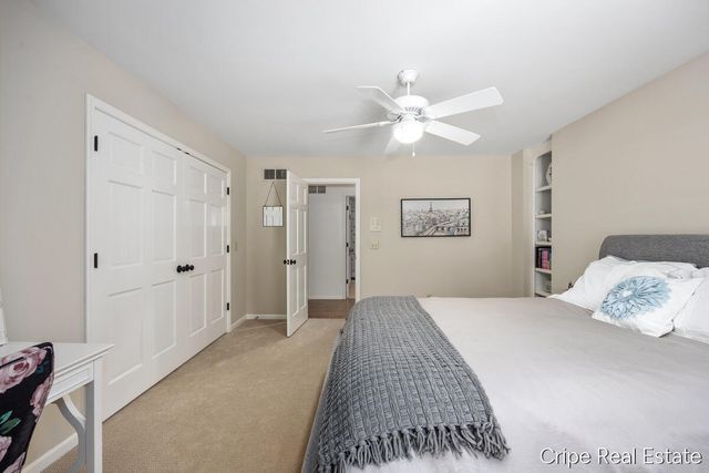 1620 Foothills Trail NE, Ada, MI 49301