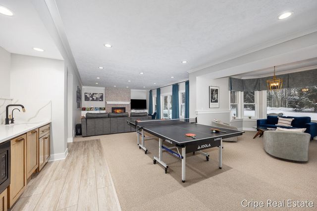 1620 Foothills Trail NE, Ada, MI 49301