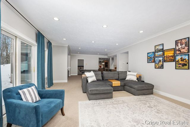 1620 Foothills Trail NE, Ada, MI 49301