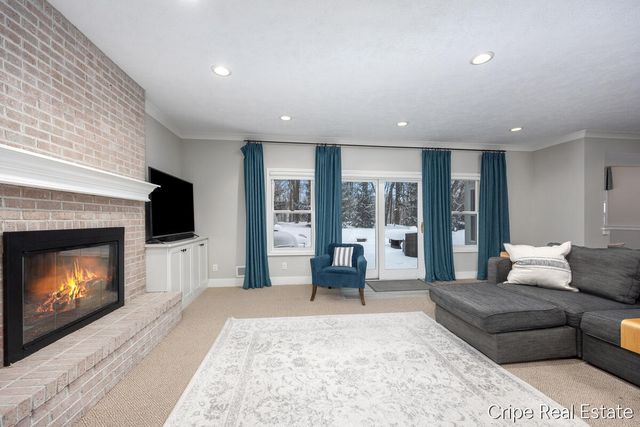 1620 Foothills Trail NE, Ada, MI 49301