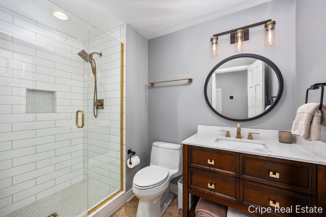 1620 Foothills Trail NE, Ada, MI 49301