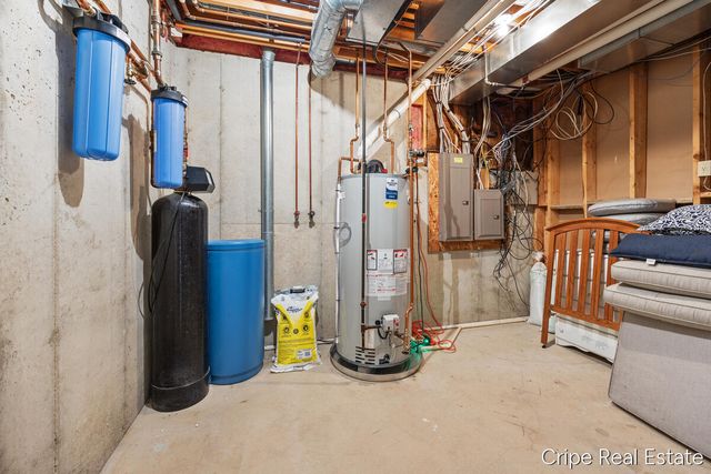 1620 Foothills Trail NE, Ada, MI 49301