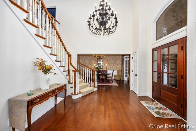 1620 Foothills Trail NE, Ada, MI 49301