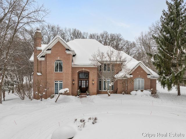 1620 Foothills Trail NE, Ada, MI 49301