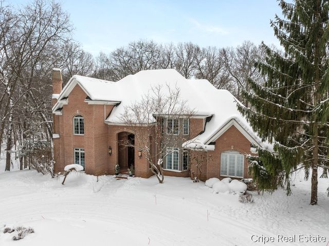 1620 Foothills Trail NE, Ada, MI 49301