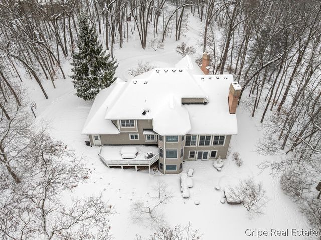 1620 Foothills Trail NE, Ada, MI 49301