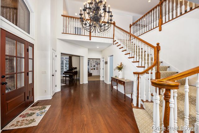 1620 Foothills Trail NE, Ada, MI 49301