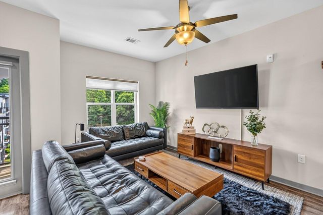 782 Riverfront Pkwy Apt 419, Chattanooga, TN 37402