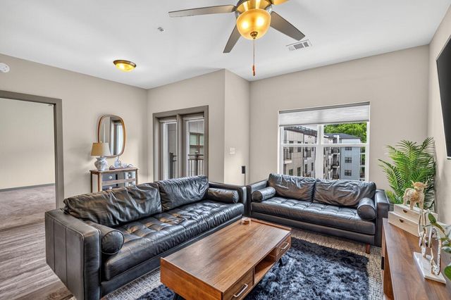 782 Riverfront Pkwy Apt 419, Chattanooga, TN 37402