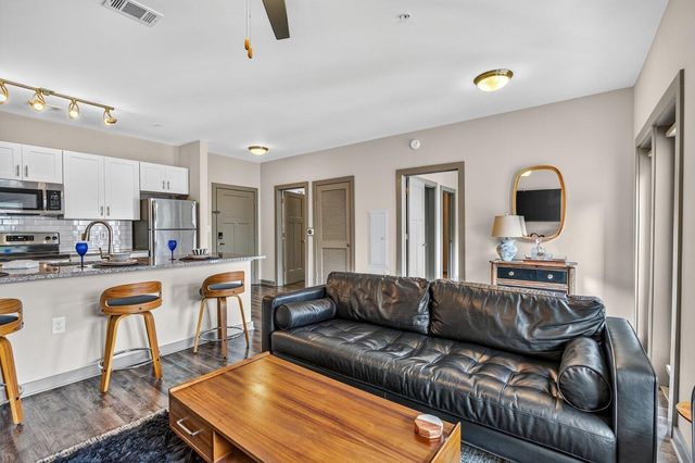 782 Riverfront Pkwy Apt 419, Chattanooga, TN 37402
