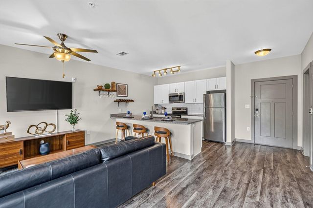 782 Riverfront Pkwy Apt 419, Chattanooga, TN 37402