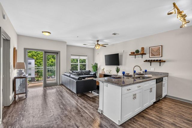 782 Riverfront Pkwy Apt 419, Chattanooga, TN 37402
