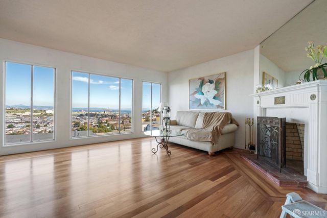 1033 Girard Street, San Francisco, CA 94134