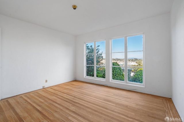 1033 Girard Street, San Francisco, CA 94134