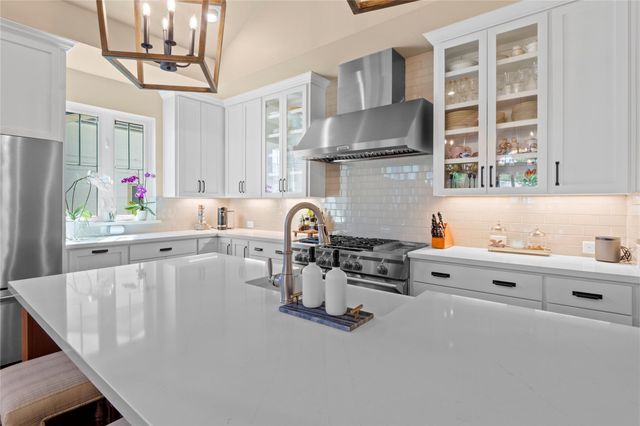 2004 Alegria RD, Austin, TX 78757