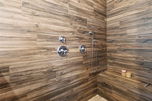 2004 Alegria RD, Austin, TX 78757