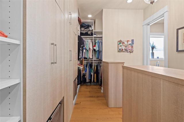 2004 Alegria RD, Austin, TX 78757