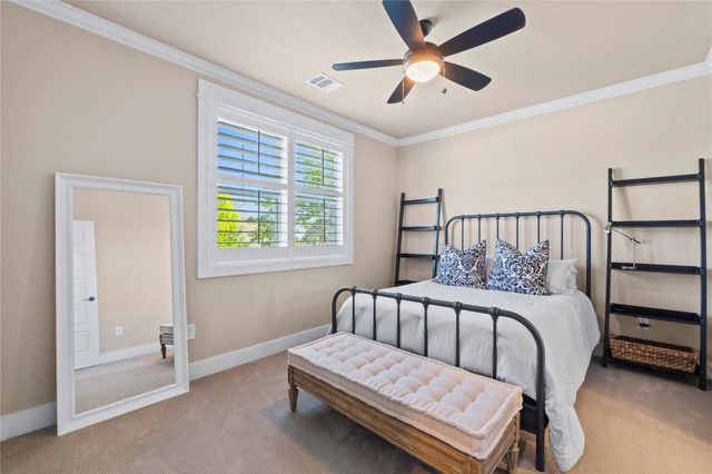 2004 Alegria RD, Austin, TX 78757