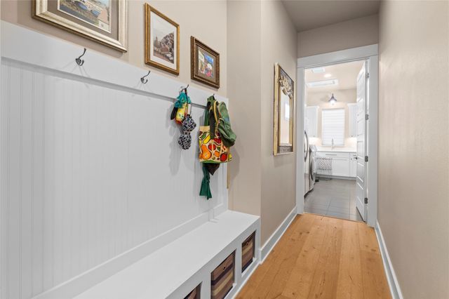 2004 Alegria RD, Austin, TX 78757