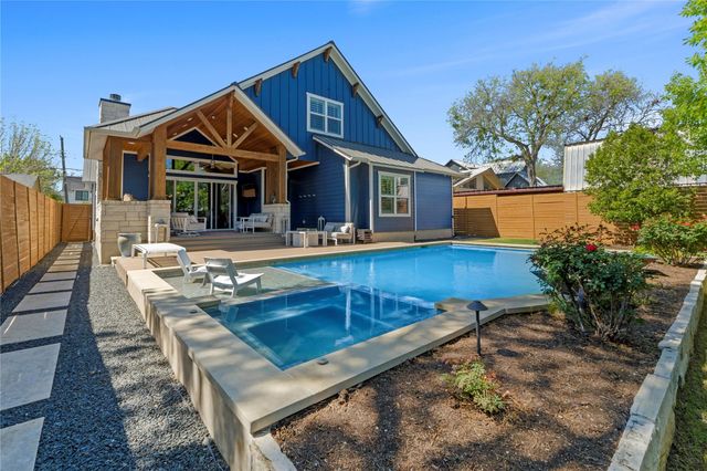 2004 Alegria RD, Austin, TX 78757