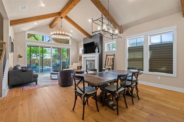 2004 Alegria RD, Austin, TX 78757