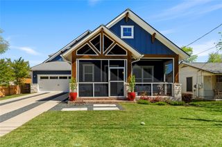 2004 Alegria RD, Austin, TX 78757