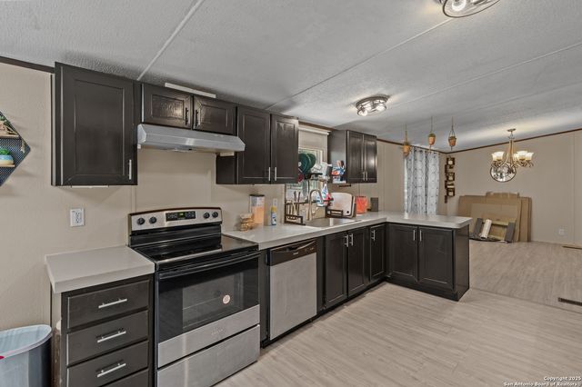 129 Kothmann Rd, La Vernia, TX 78121