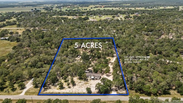 129 Kothmann Rd, La Vernia, TX 78121