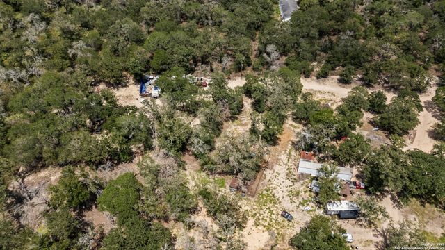 129 Kothmann Rd, La Vernia, TX 78121