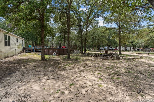 129 Kothmann Rd, La Vernia, TX 78121