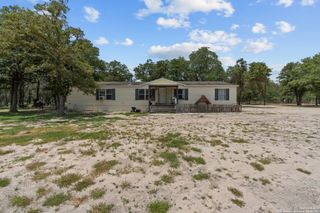 129 Kothmann Rd, La Vernia, TX 78121