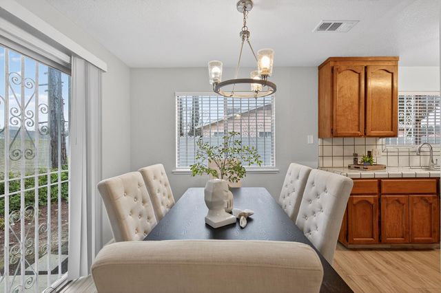 1328 Luna Ln, Stockton, CA 95206