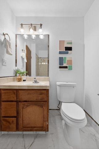 1328 Luna Ln, Stockton, CA 95206