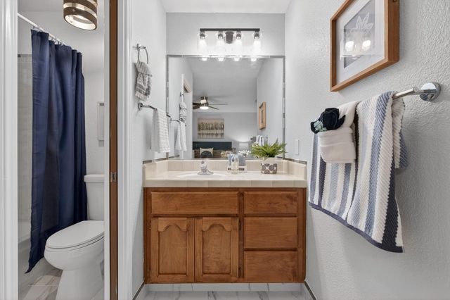 1328 Luna Ln, Stockton, CA 95206