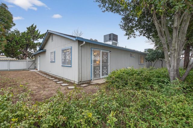 1328 Luna Ln, Stockton, CA 95206