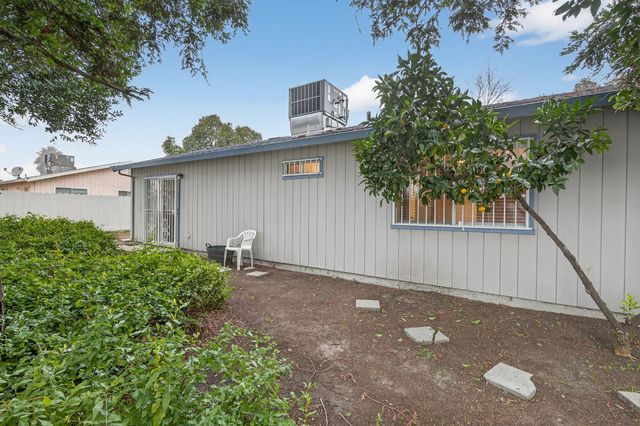 1328 Luna Ln, Stockton, CA 95206