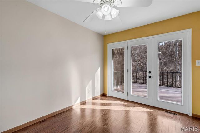 3079 Shady Oak Drive 15B, St Charles, MO 63301