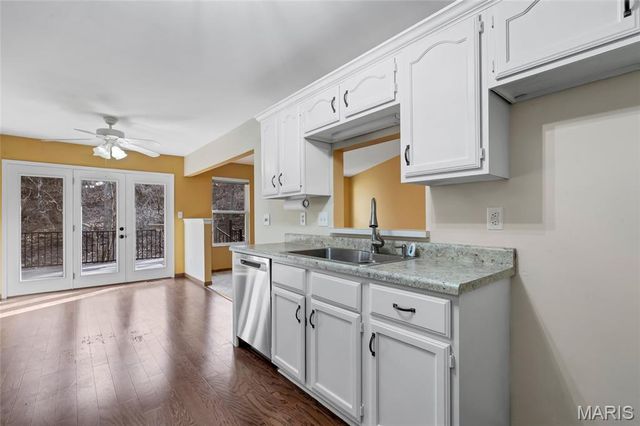 3079 Shady Oak Drive 15B, St Charles, MO 63301