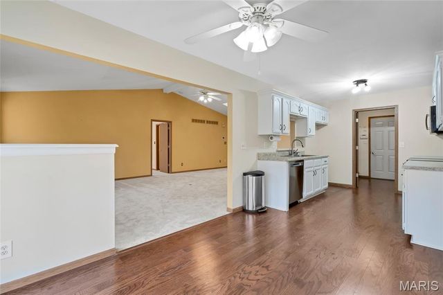 3079 Shady Oak Drive 15B, St Charles, MO 63301