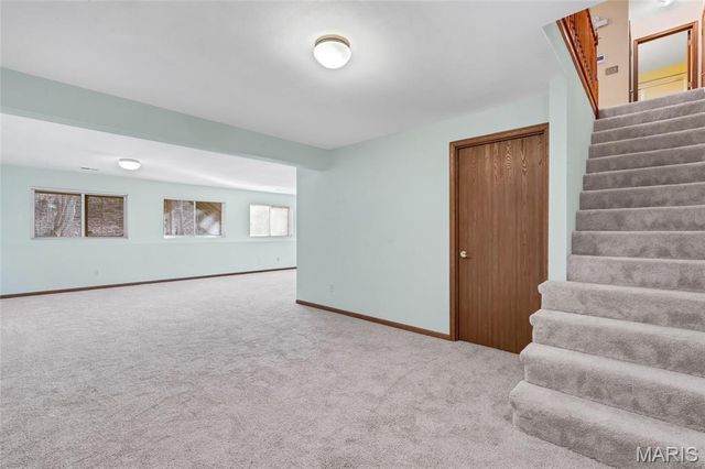 3079 Shady Oak Drive 15B, St Charles, MO 63301