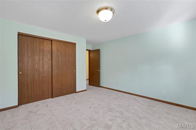 3079 Shady Oak Drive 15B, St Charles, MO 63301