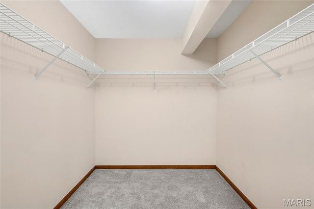 3079 Shady Oak Drive 15B, St Charles, MO 63301