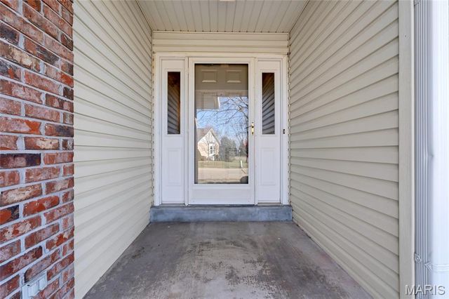 3079 Shady Oak Drive 15B, St Charles, MO 63301