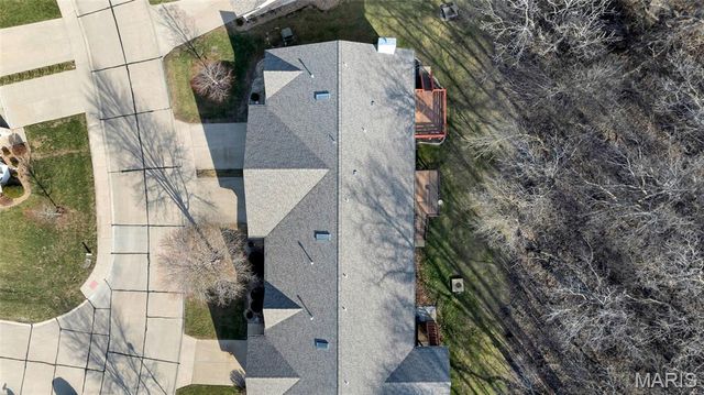 3079 Shady Oak Drive 15B, St Charles, MO 63301