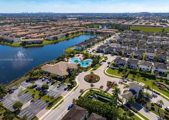 9286 W 33rd Ln, Hialeah, FL 33018