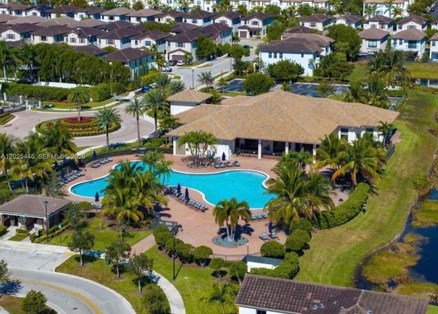 9286 W 33rd Ln, Hialeah, FL 33018