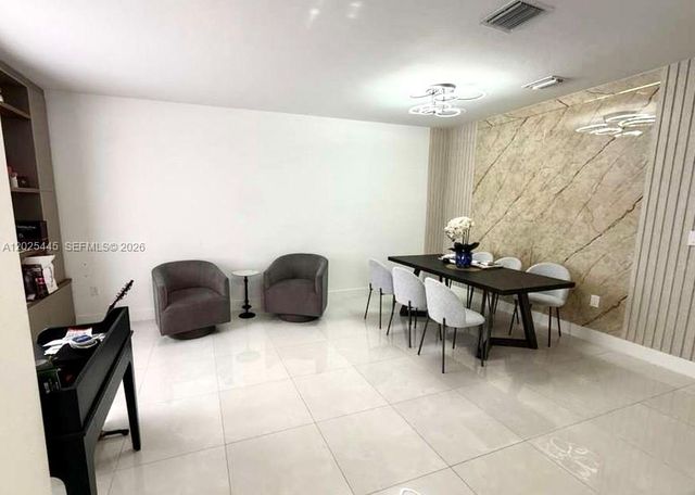 9286 W 33rd Ln, Hialeah, FL 33018