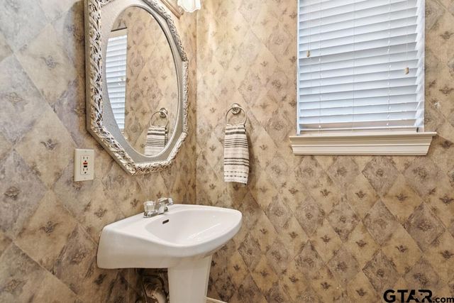 1876 Cedar Spur, Tyler, TX 75703